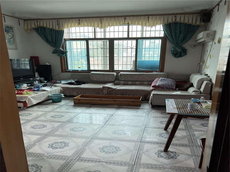 大壩咀安置小區(qū)法拍房12棟101、201等4套