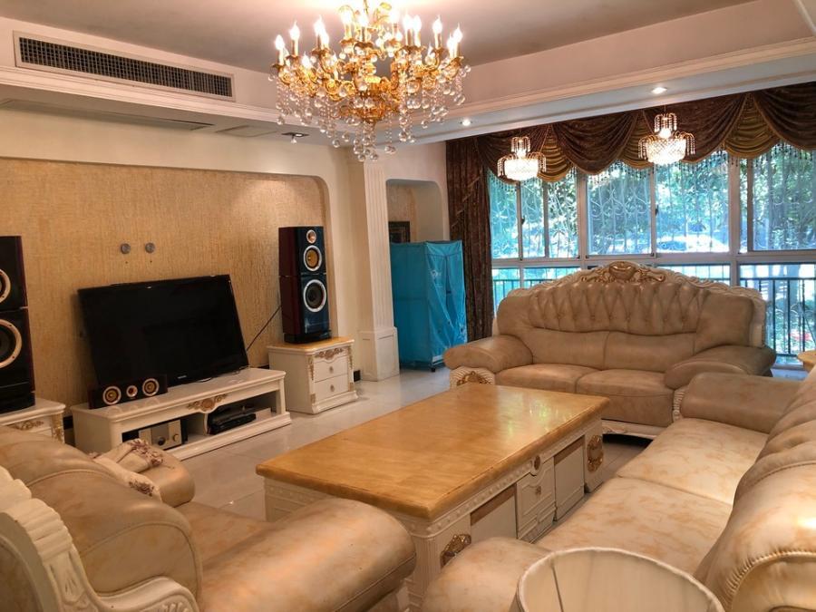 九峰小區(qū)法拍房二區(qū)10棟104房(包含中央空調(diào)及家具電器)、10幢6#A-23號車位及四區(qū)19幢19-16號雜屋