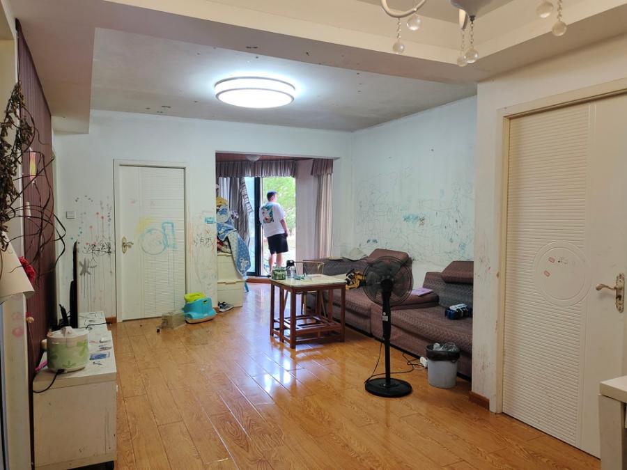 誠興園法拍房27棟102號(hào)