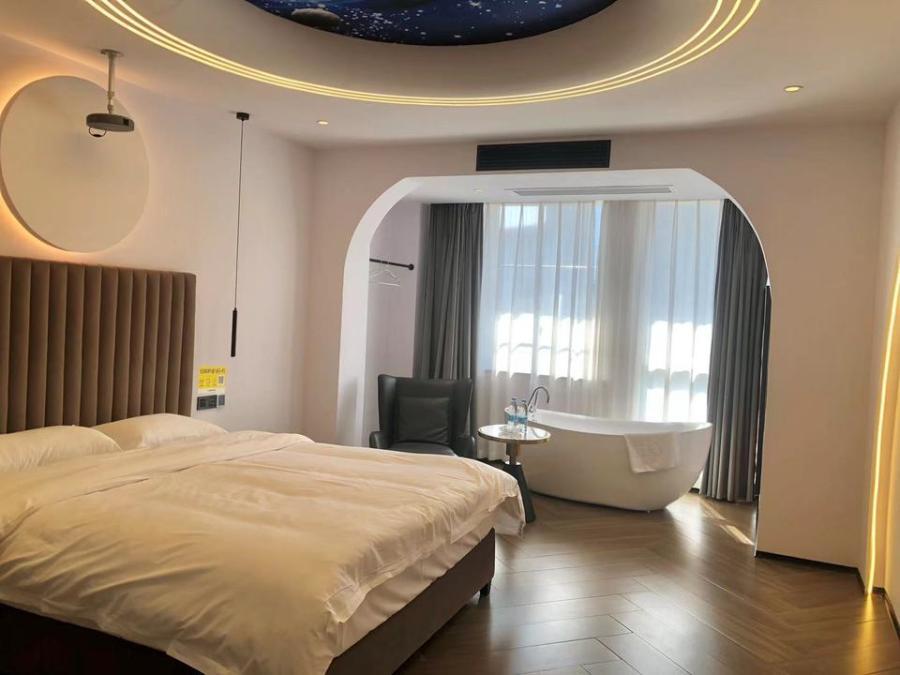 君臨國(guó)際（青和購(gòu)物中心）法拍房A、B棟1619號(hào)