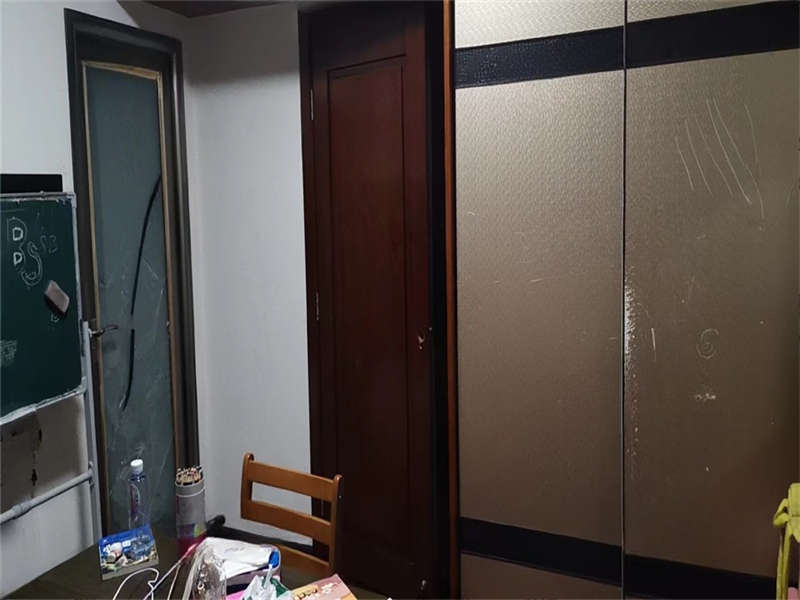 星藍灣公寓法拍房ABC棟2302號房及室內物品