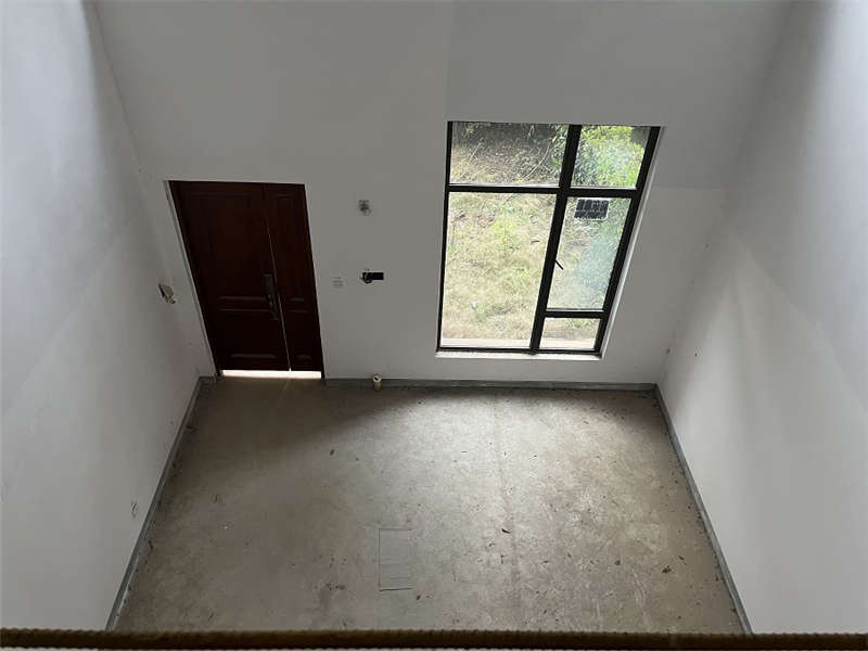 龍湖湘風(fēng)原著法拍房30棟104號（聯(lián)排別墅）