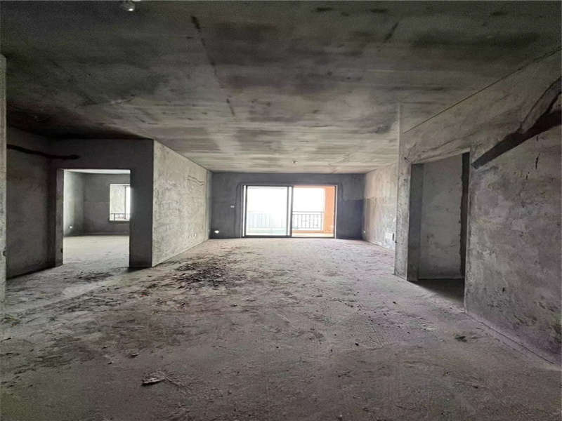 三一街區(qū)法拍房一期4、5棟2602號(hào)及地下室-1336號(hào)不動(dòng)產(chǎn)（實(shí)勘地庫(kù)車位編號(hào)C073）