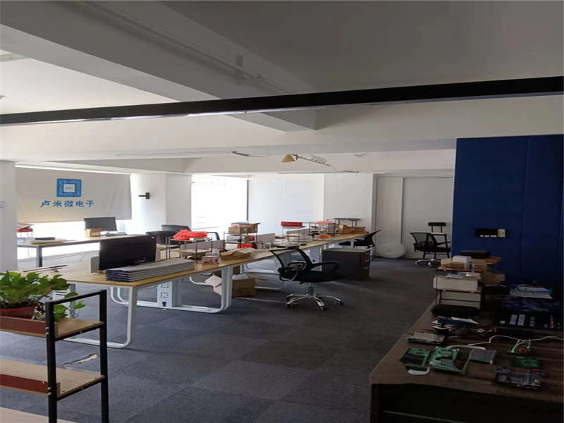 北辰鳳凰天階苑B1E1區(qū)法拍房1-10棟及地下車庫(kù)、連接平臺(tái)3040（雙學(xué)區(qū)）