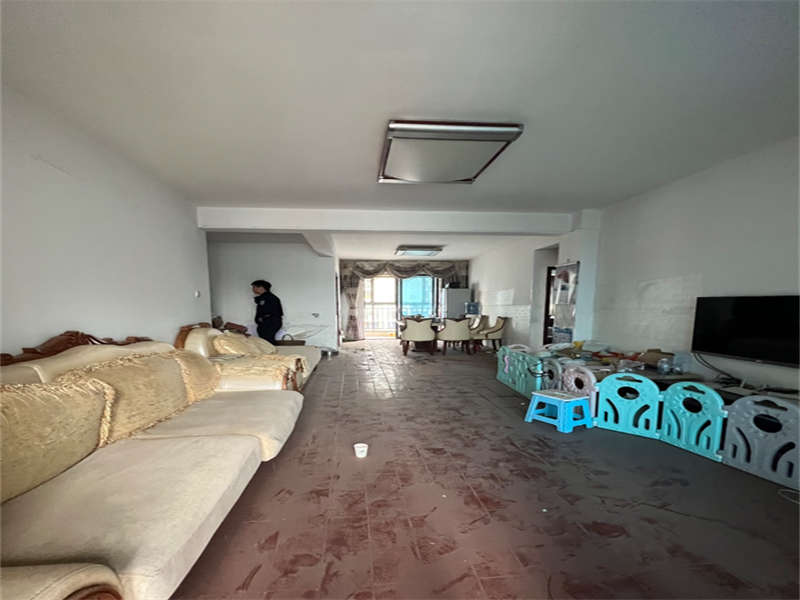 凱通國際城法拍房7、8、9棟2021號及室內(nèi)家具家電