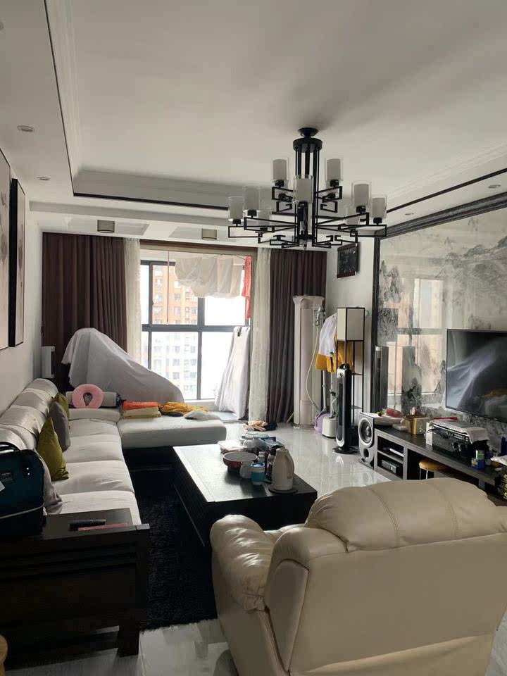 三一街區(qū)法拍房二期10、11棟2102號(hào)