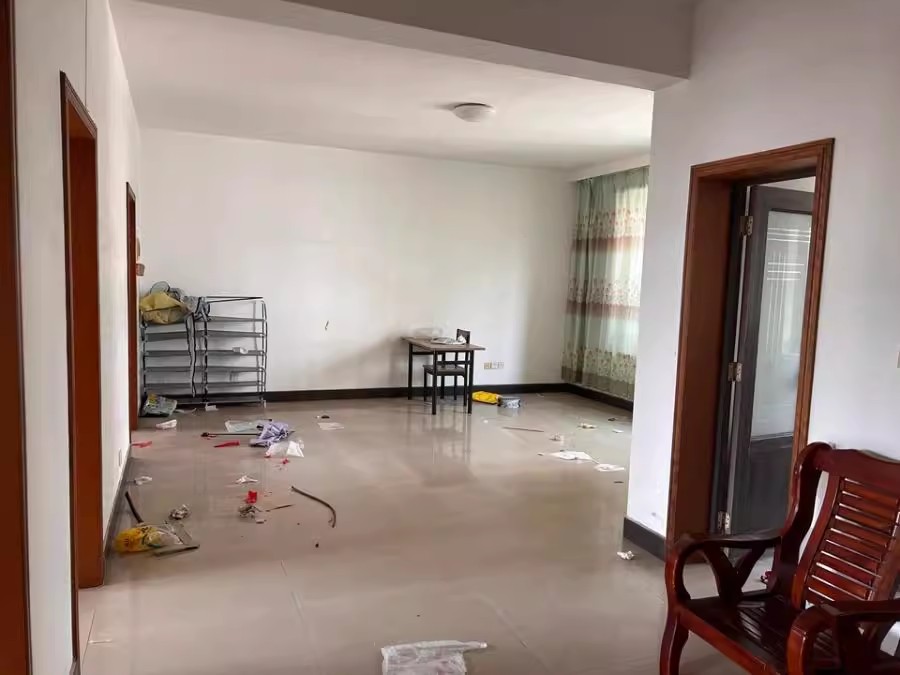 金桂小區(qū)法拍房40棟6門三、四層房屋