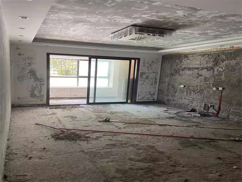 三一街區(qū)法拍房一期2、3棟105號