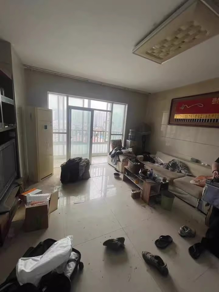 香海西岸法拍房B08、09棟2001房