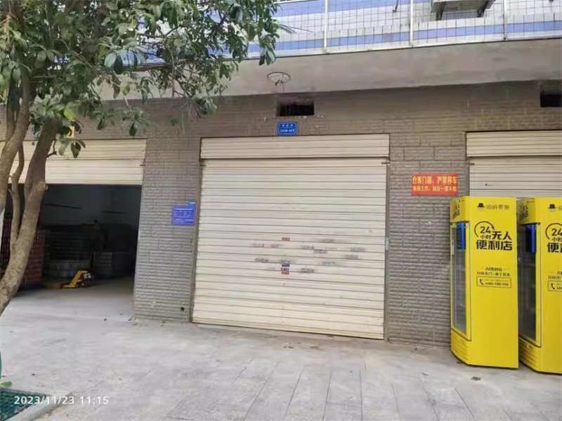 銀星小區(qū)法拍房D04棟102、202、302室