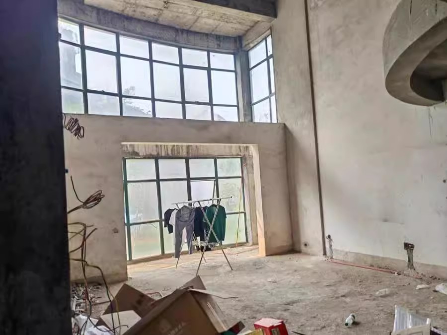 悅禧國(guó)際山莊法拍房1-42號(hào)205、305