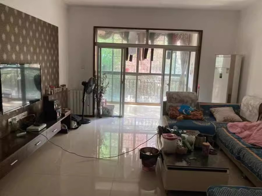 九峰小區(qū)法拍房一區(qū)1棟、10棟208房產(chǎn)及室內(nèi)物品