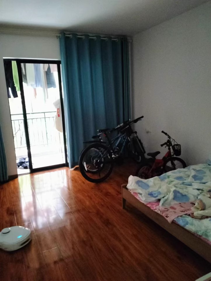 三一街區(qū)法拍房一期8、9棟407號(hào)