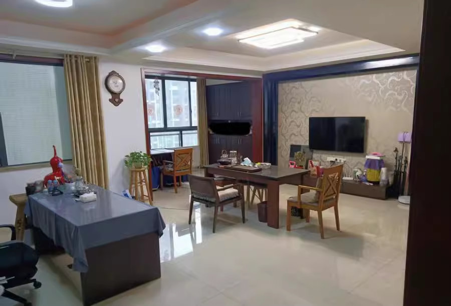 藏瓏湖上國(guó)際花園法拍房2-8棟2201房