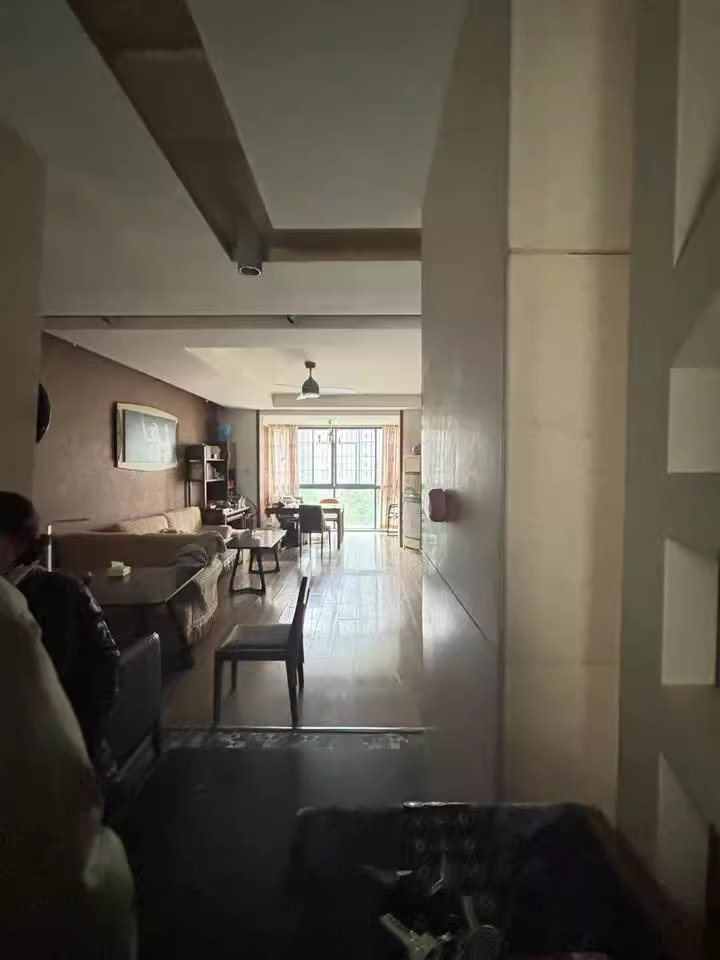 （雙學位）湘江世紀城鴻江苑法拍房13棟703房