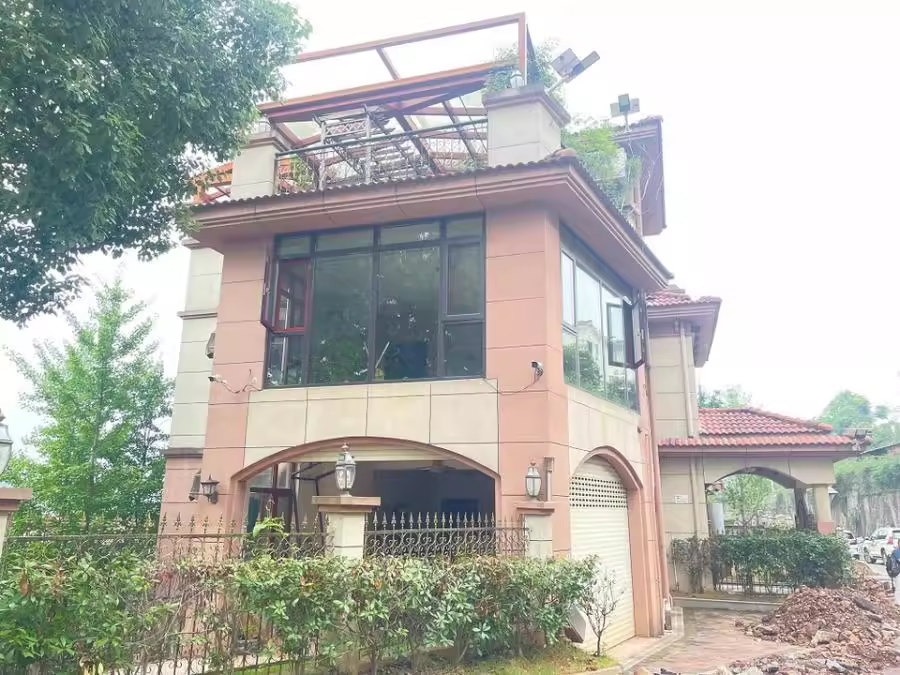 （豪裝獨棟別墅）卓越麓山別墅（麓麟卓越花園）法拍房F93棟101房