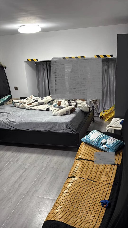 （年租金3.5萬復(fù)式公寓）龍湖新壹城（禧榮商業(yè)廣場(chǎng)）法拍房A2棟1720房