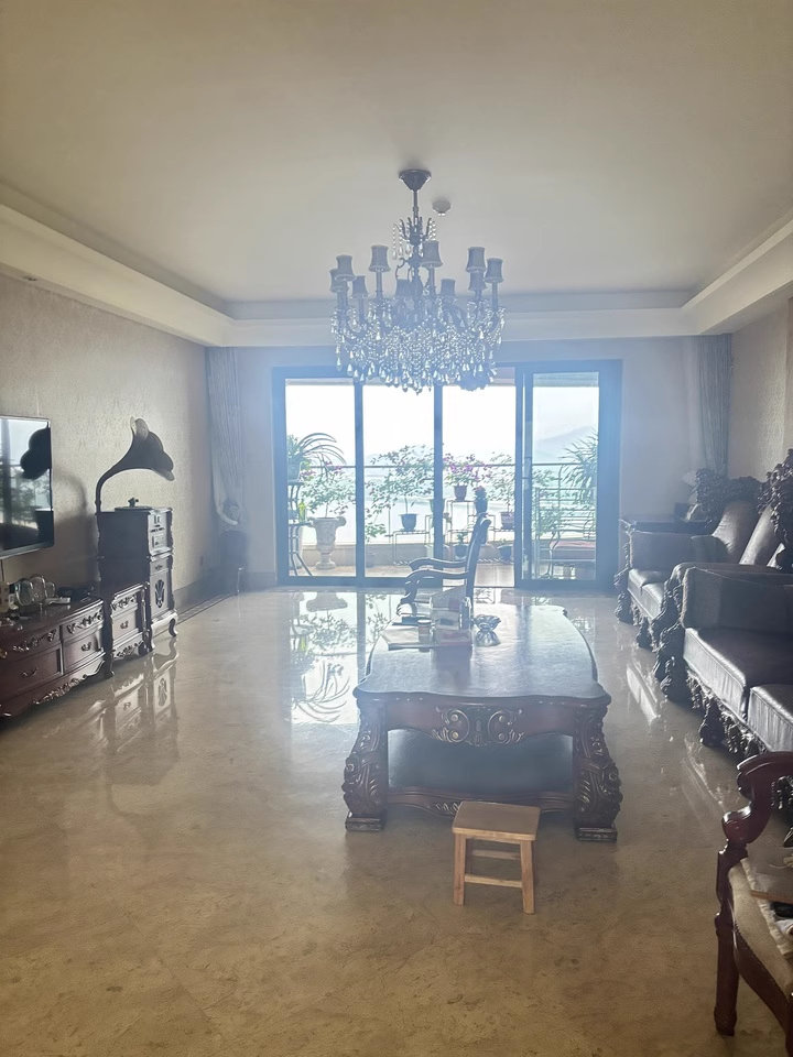 （7.8折 一線江景）華遠(yuǎn)華中心法拍房1號(hào)樓A、B座1506室