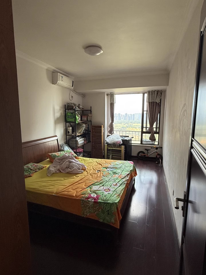 （8折）中海國際社區(qū)一期（中海江御名園香樟街）法拍房3棟2604號(hào)房