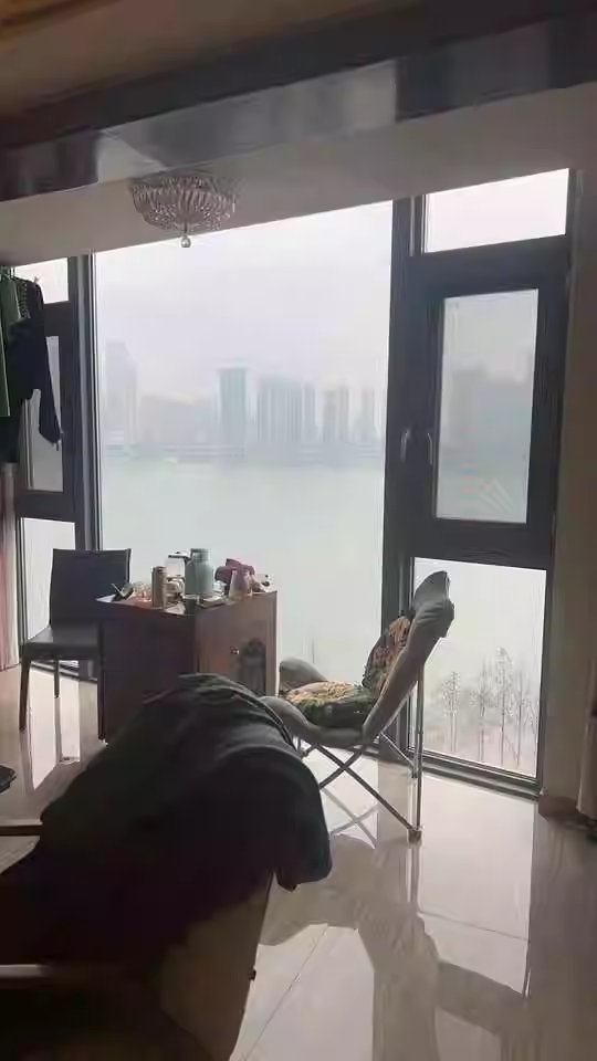 （ 一線(xiàn)江景 雙學(xué)位）北辰定江洋法拍房D1-5棟709房