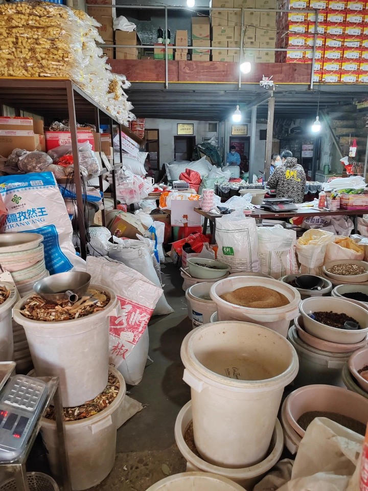 （年租金8萬(wàn)）紅星大市場(chǎng)內(nèi)法拍房B1棟102號(hào)房屋