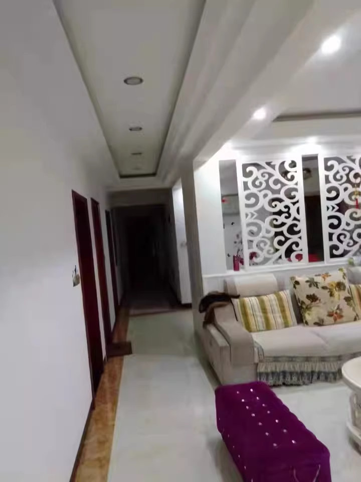 （8折 大露臺(tái)）金澤園小區(qū)法拍房二期2、3棟305室